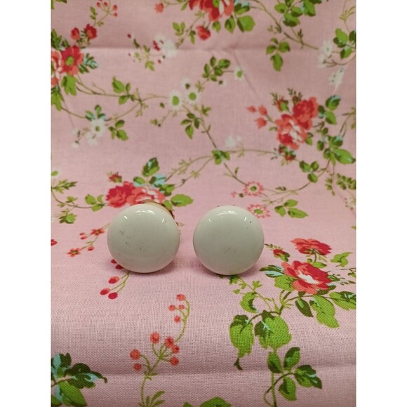Vintage Porcelain Knobs For Drawers/Cabinet Doors - Picture 1 of 4